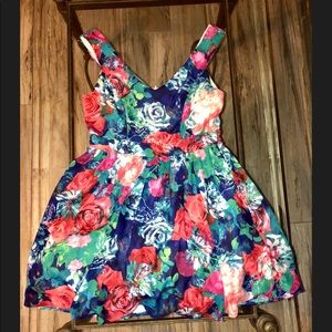 NWOT 🌸 Floral B Darlin Dress